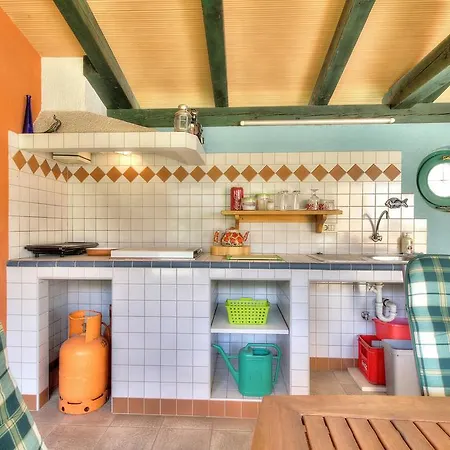 House With Degy Apartment