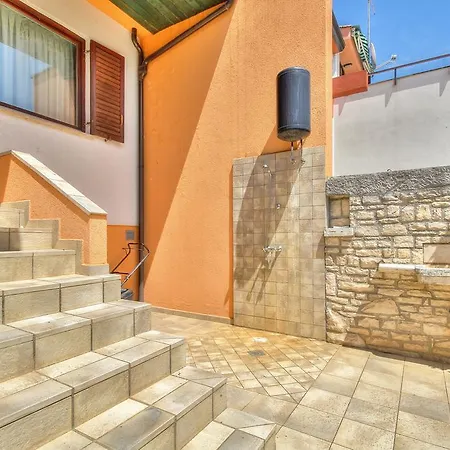House With Degy Apartment Umag
