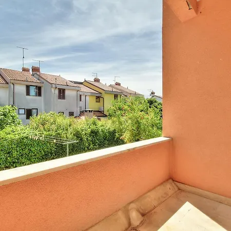 House With Degy Apartament *
